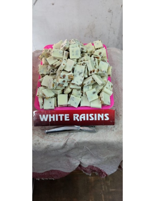 WHITE RAISINS CHOCKLATE